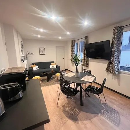 아파트 Coin De Paradis Avec Illimite En Plein Centre