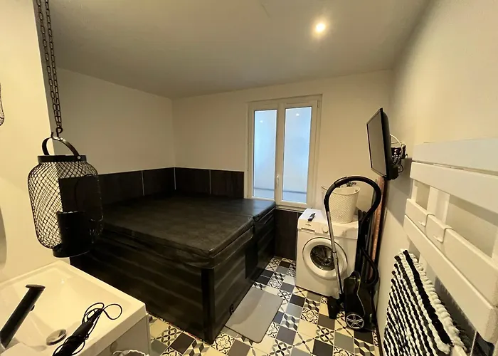 Coin De Paradis Avec Illimite En Plein Centre * アブランシュ